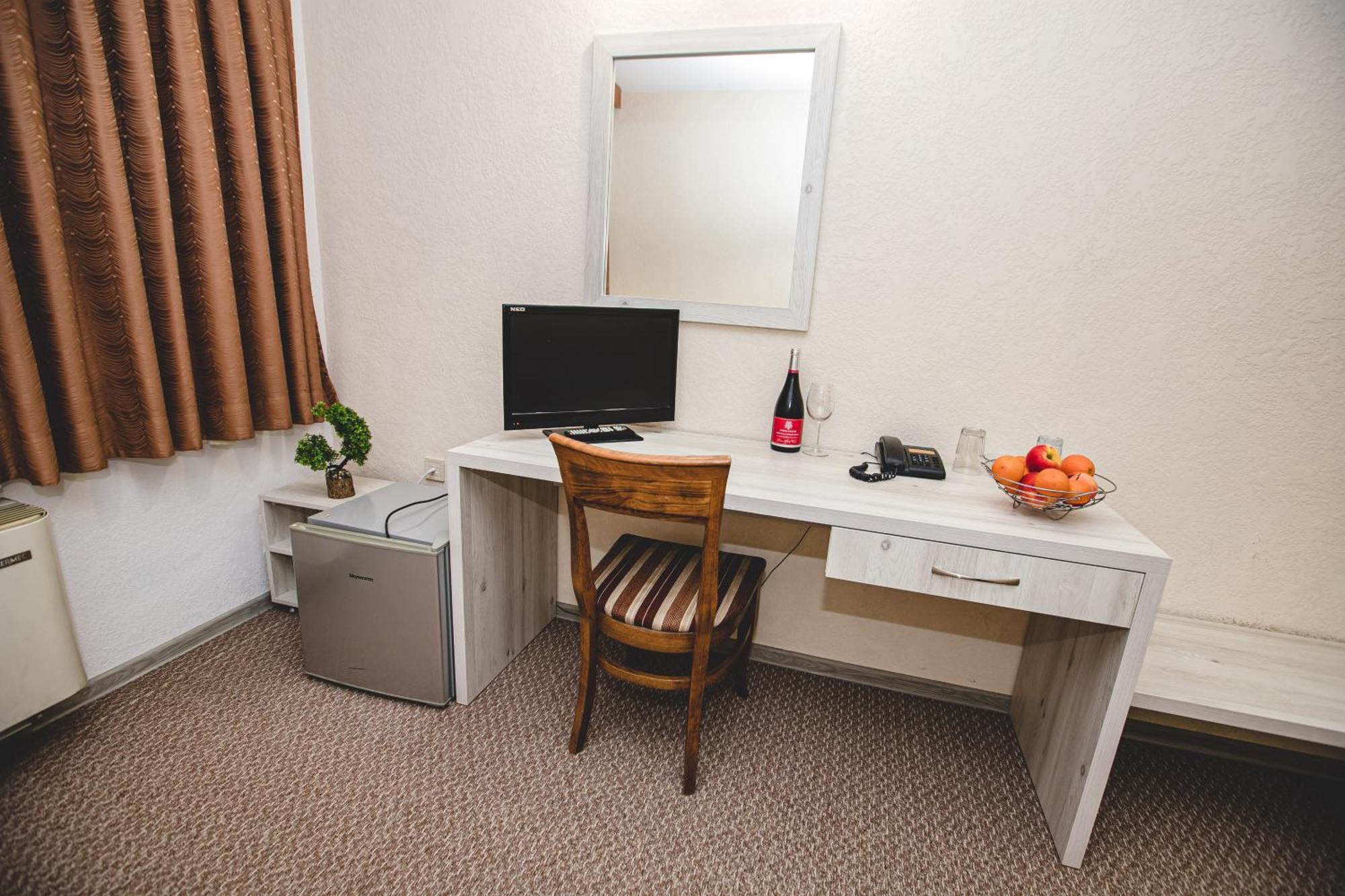 Rodopi Hotel Haskovo Exterior photo