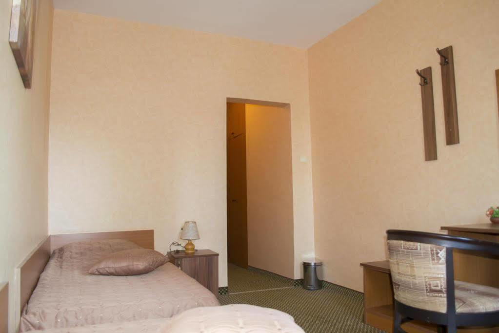 Rodopi Hotel Haskovo Exterior photo