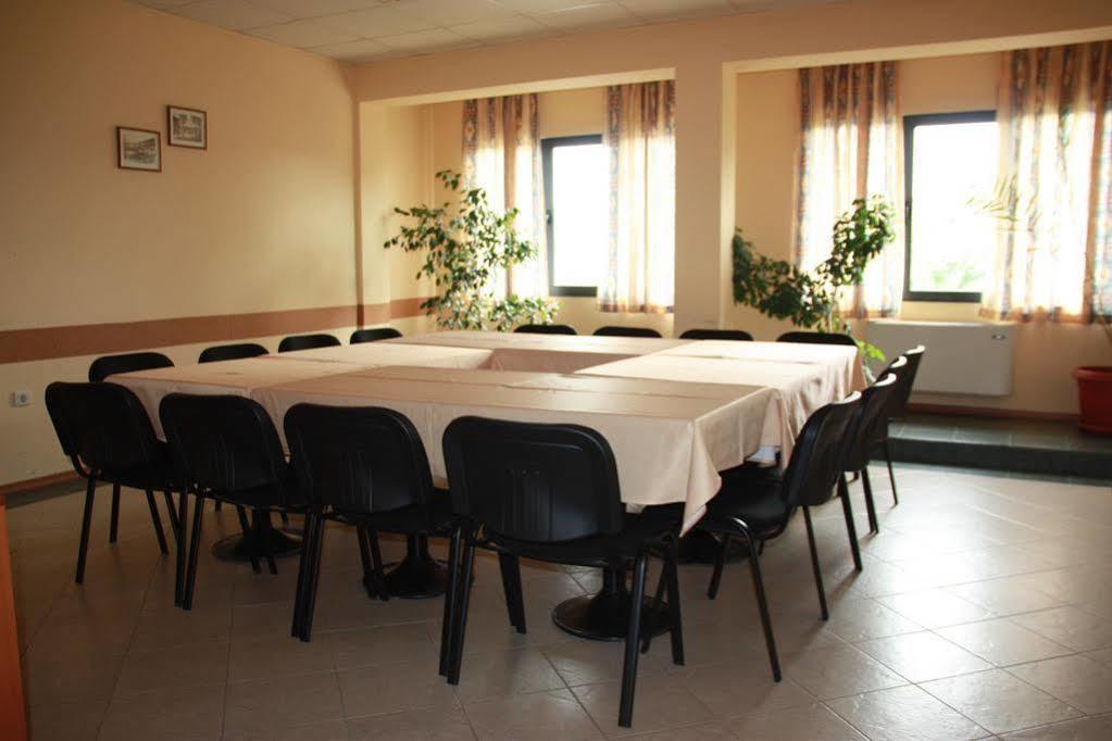 Rodopi Hotel Haskovo Exterior photo