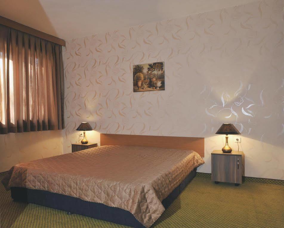 Rodopi Hotel Haskovo Exterior photo
