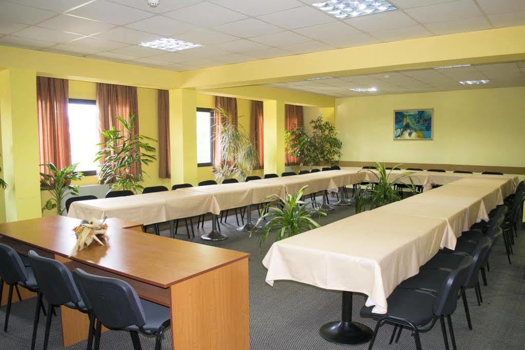 Rodopi Hotel Haskovo Exterior photo